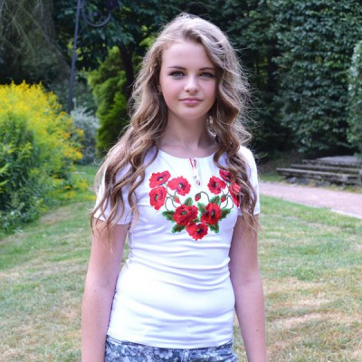 Embroidered t-shirt "Luxurious Poppy"